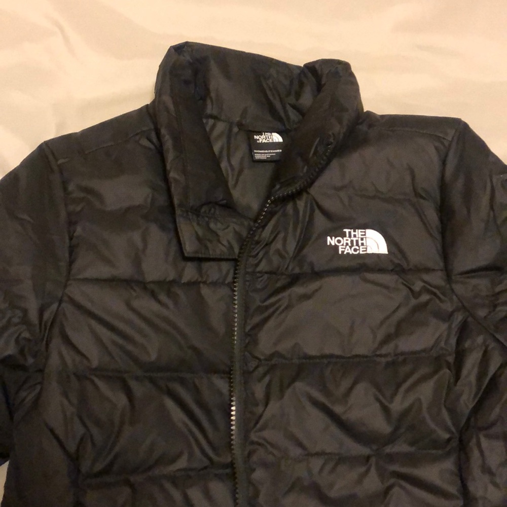 Northface woman’s slim fit puffer jacket